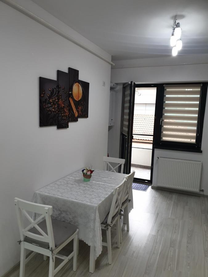 Topaz Central Apartment Bacau Exterior photo